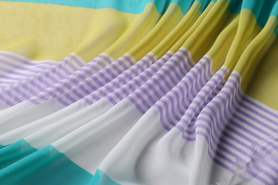 75gsm 75d kopierte Polyester-Gewebe 57&quot; PolyChiffon- für die Kleider der Damen