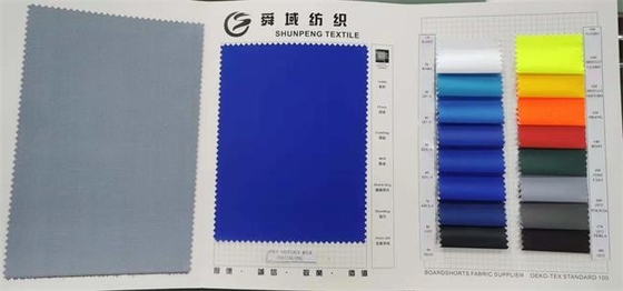 125gsm 150cm Männer Polyester Taslan PUs die Kleidungs-der Gewebe-75Dx160D milchige Beschichtung