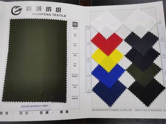 140gsm verpfändete Softshell-Polyester-Ebene druckte Gewebe für Jacke
