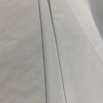 118 g/m² weicher 228t Nylon-Taslon-Stoff 70dx160d solide